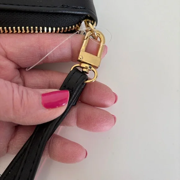☀️Betsey Johnson Black Wristlet with Colorful Fruit Embroidery - Picture 8 of 9